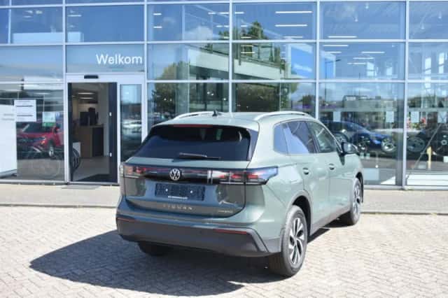 Volkswagen Tiguan (2026) thumbnail 4