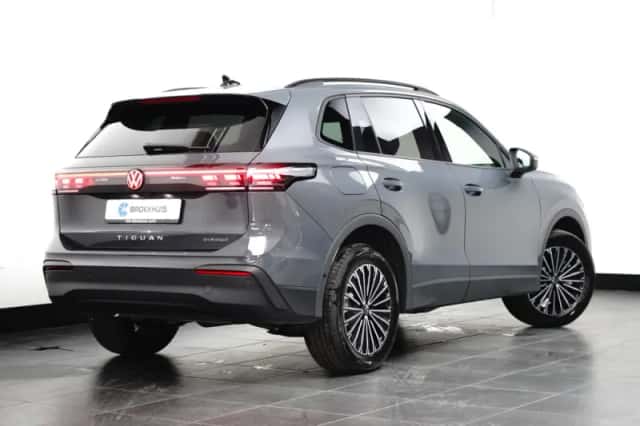 Volkswagen Tiguan (2026) thumbnail 3