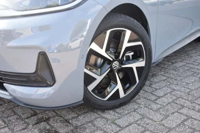 Volkswagen ID.3 (2026) thumbnail 2