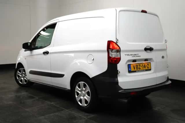 Ford Transit Courier (2019) thumbnail 5
