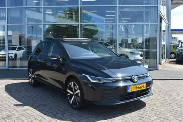 Volkswagen Golf (2025) thumbnail 3