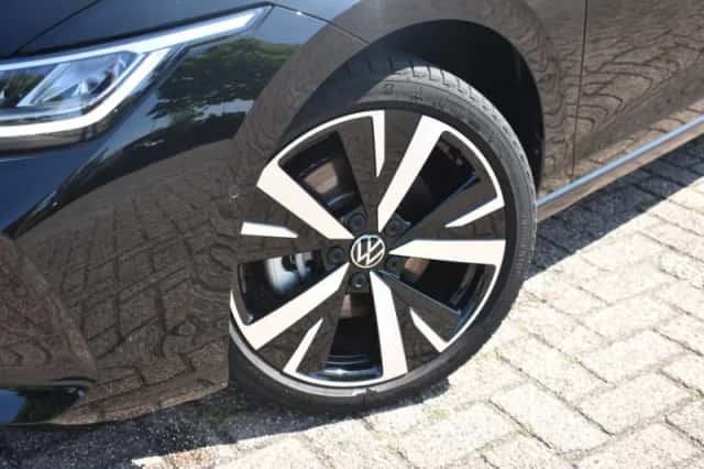 Volkswagen Golf (2025) thumbnail 6