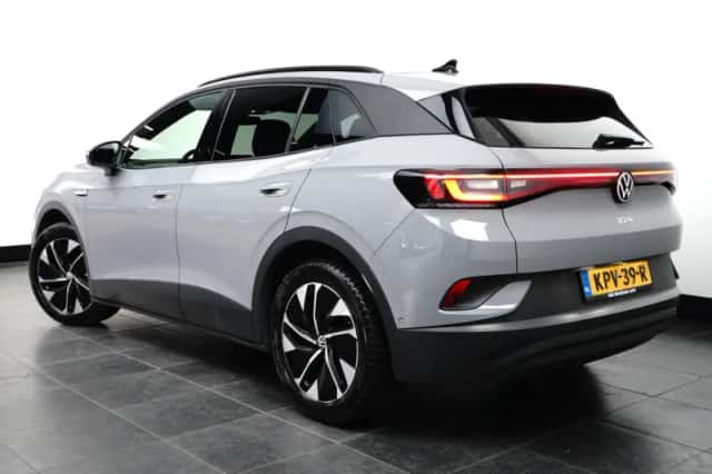 Volkswagen ID.4 (2023) thumbnail 5