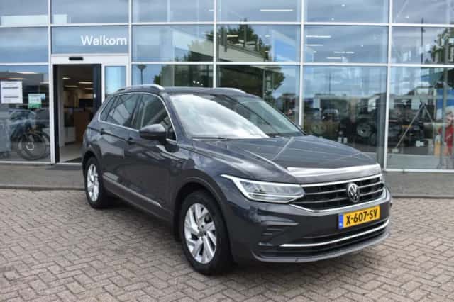 Volkswagen Tiguan (2023) thumbnail 3