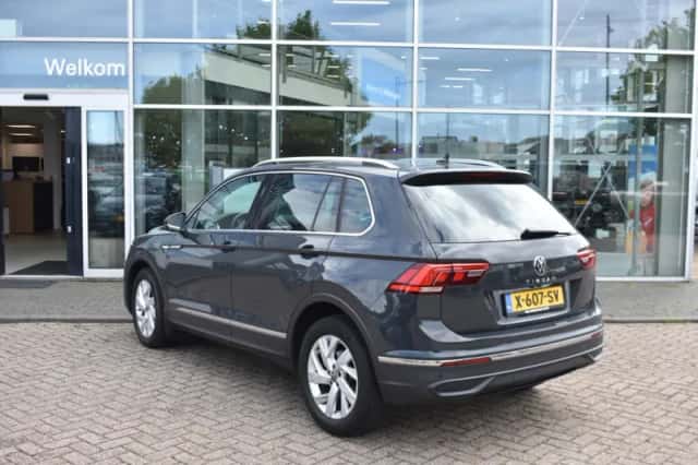 Volkswagen Tiguan (2023) thumbnail 4