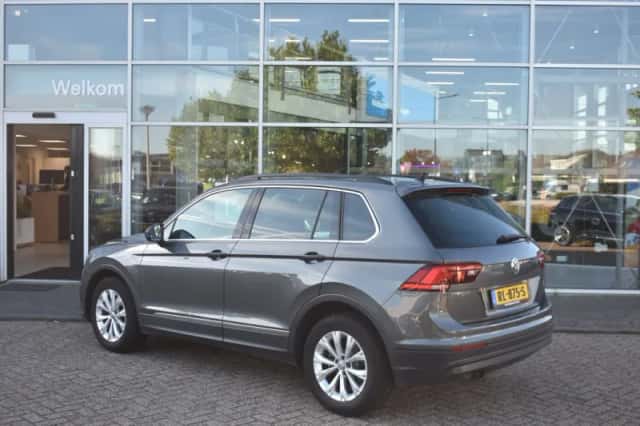 Volkswagen Tiguan (2018) thumbnail 3