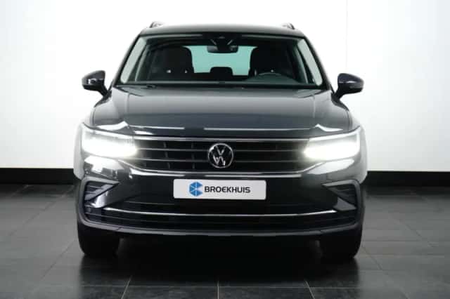 Volkswagen Tiguan (2022) thumbnail 2