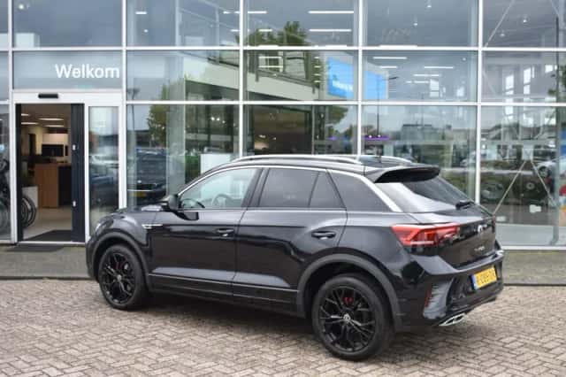 Volkswagen T-Roc (2022) thumbnail 3
