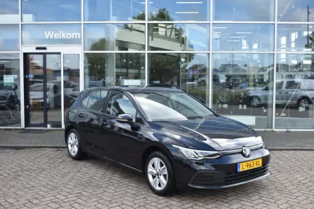 Volkswagen Golf (2021) thumbnail 3
