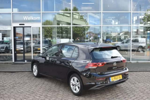 Volkswagen Golf (2021) thumbnail 4