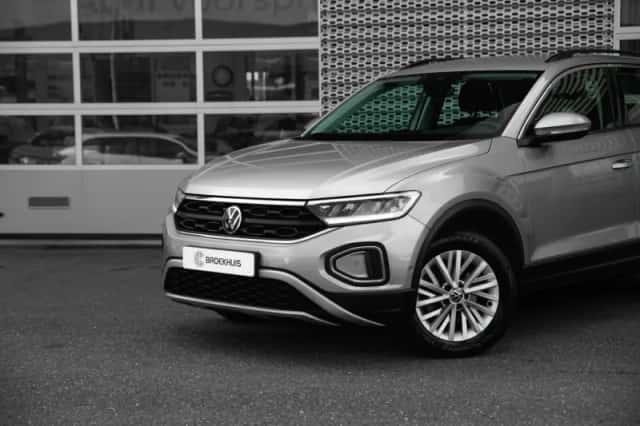 Volkswagen T-Roc (2023) thumbnail 4