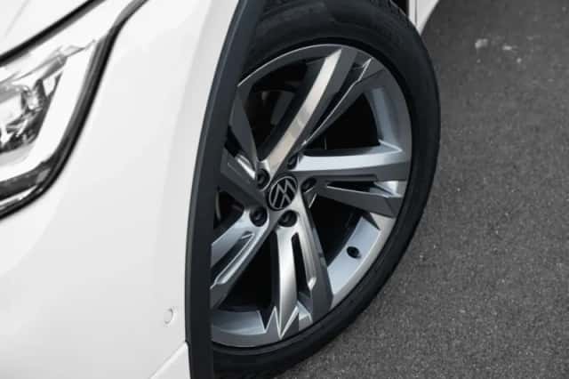 Volkswagen Tiguan (2021) thumbnail 5
