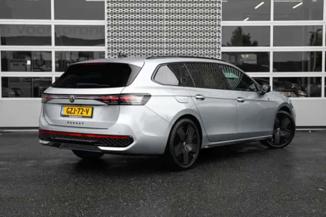 Volkswagen Passat (2025) thumbnail 2