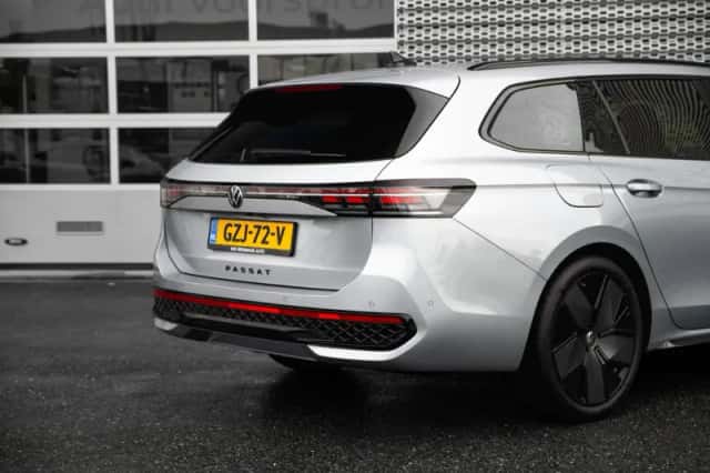 Volkswagen Passat (2025) thumbnail 4