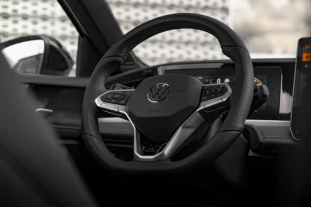 Volkswagen Passat (2025) thumbnail 8