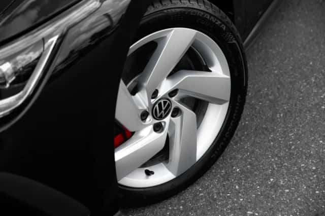 Volkswagen Golf (2023) thumbnail 5