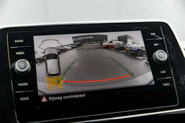 Volkswagen T-Roc (2025) thumbnail 25