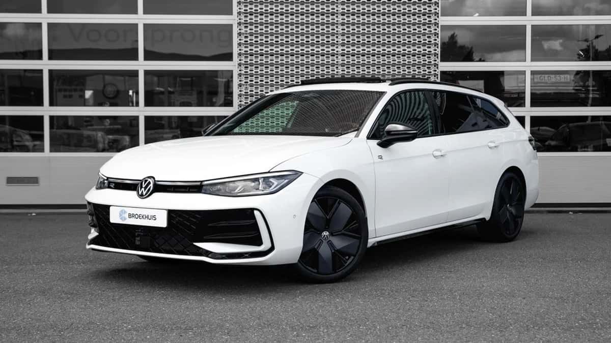 Volkswagen Passat (2025) — foto 1