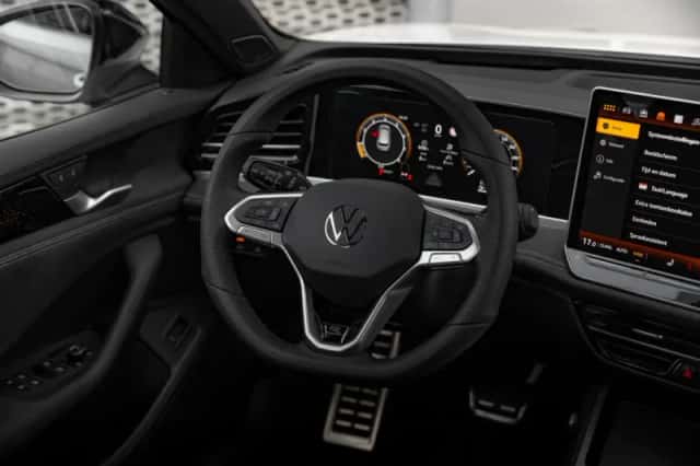 Volkswagen Passat (2025) thumbnail 11