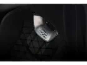 Volkswagen Passat (2025) thumbnail 14