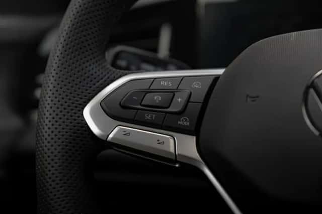 Volkswagen Passat (2025) thumbnail 16