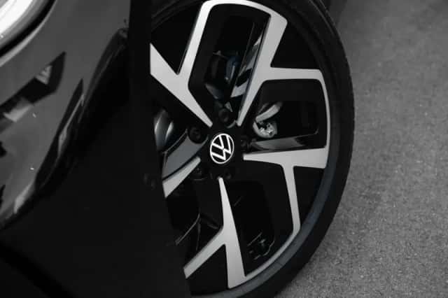 Volkswagen ID.3 (2025) thumbnail 4