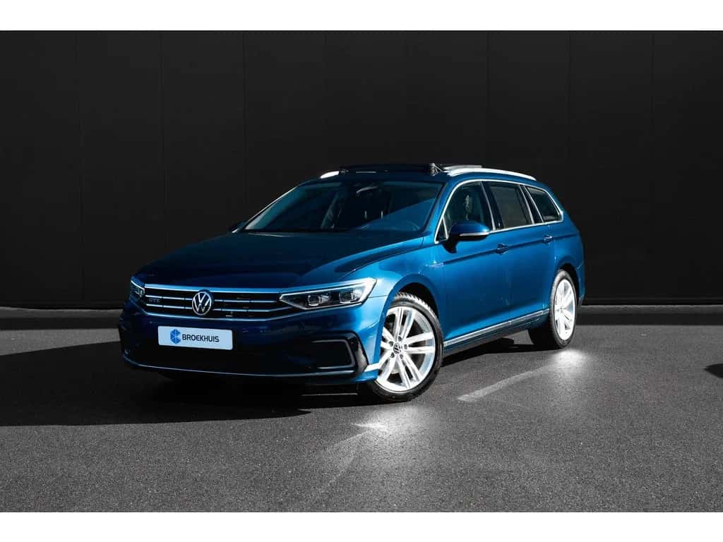 Volkswagen Passat (2020) — foto 1
