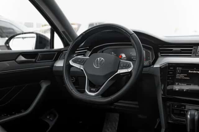 Volkswagen Passat (2020) thumbnail 11