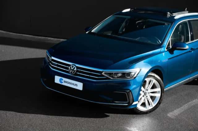 Volkswagen Passat (2020) thumbnail 3