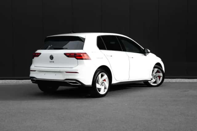 Volkswagen Golf (2022) thumbnail 2