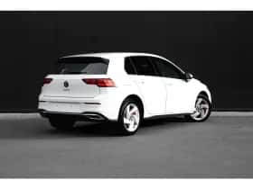 Volkswagen Golf (2022) thumbnail 2