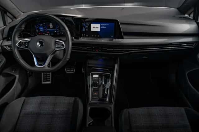 Volkswagen Golf (2022) thumbnail 11