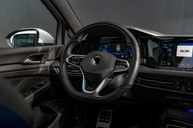 Volkswagen Golf (2022) thumbnail 12