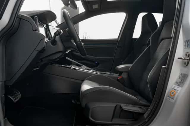 Volkswagen Golf (2022) thumbnail 13