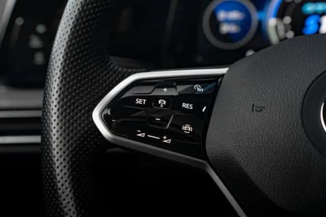 Volkswagen Golf (2022) thumbnail 15