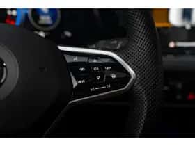 Volkswagen Golf (2022) thumbnail 16
