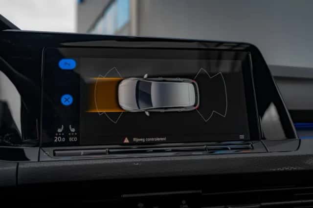 Volkswagen Golf (2022) thumbnail 18