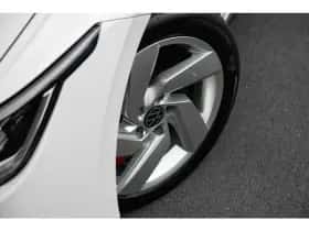 Volkswagen Golf (2022) thumbnail 5