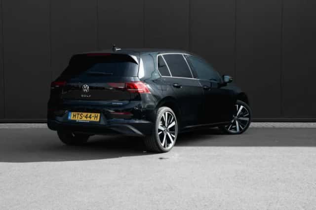 Volkswagen Golf (2025) thumbnail 2