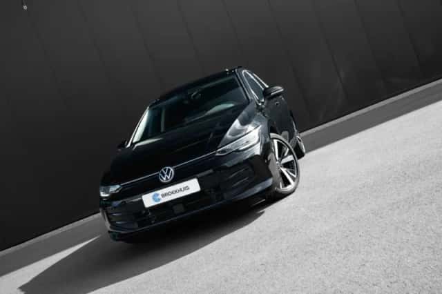 Volkswagen Golf (2025) thumbnail 3