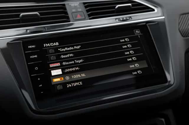 Volkswagen Tiguan (2022) thumbnail 23