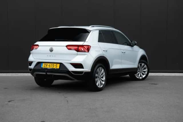 Volkswagen T-Roc (2019) thumbnail 2