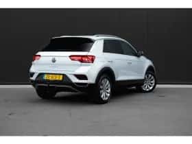 Volkswagen T-Roc (2019) thumbnail 2