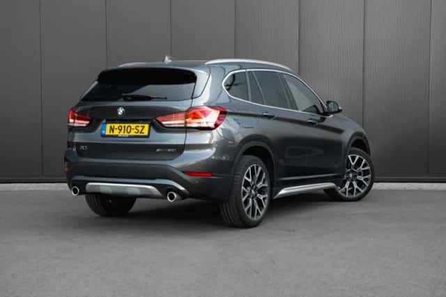 BMW X1 (2022) thumbnail 2