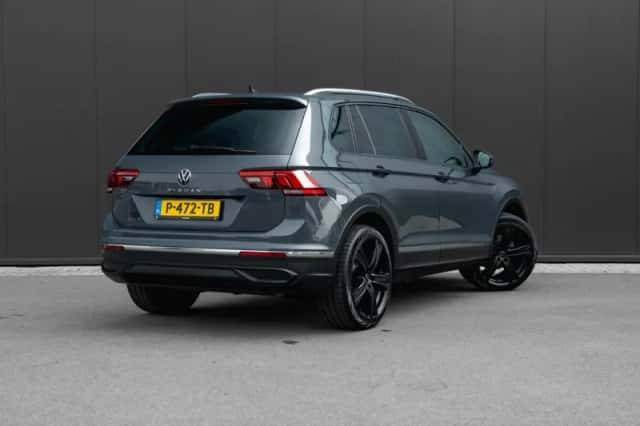 Volkswagen Tiguan (2021) thumbnail 2