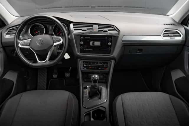 Volkswagen Tiguan (2021) thumbnail 11