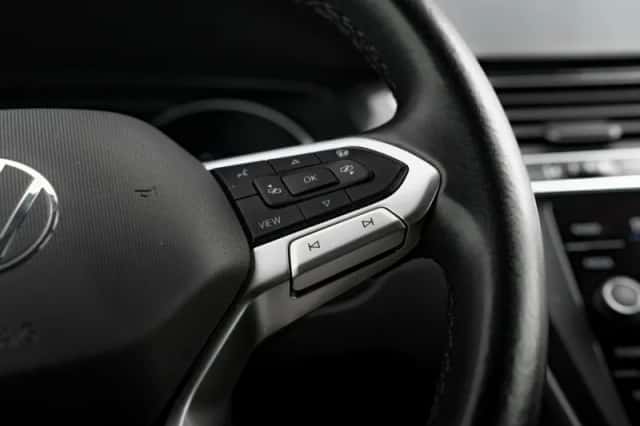 Volkswagen Tiguan (2021) thumbnail 16