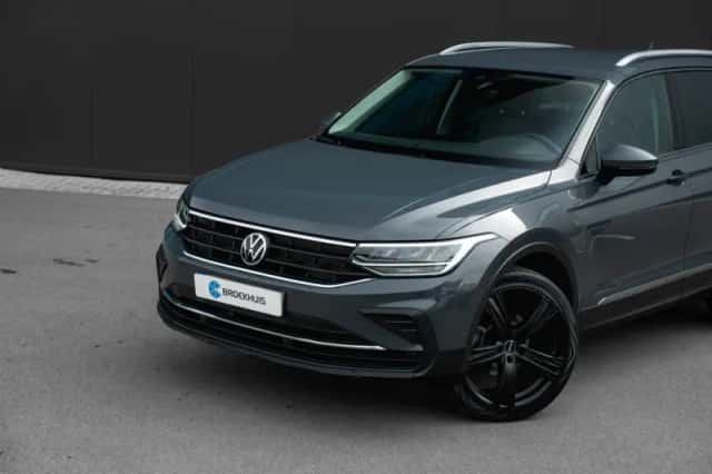 Volkswagen Tiguan (2021) thumbnail 4