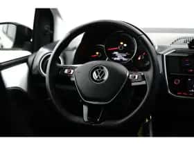 Volkswagen Up! (2023) thumbnail 10