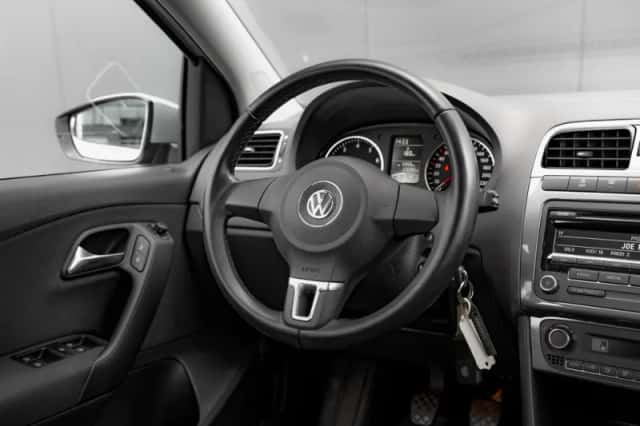 Volkswagen Polo (2013) thumbnail 12